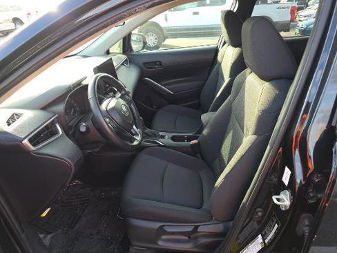 Used 2023 Toyota Corolla Cross LE image 4