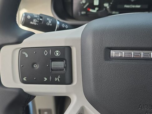 New 2026 Land Rover Defender 110 X-Dynamic SE image 18