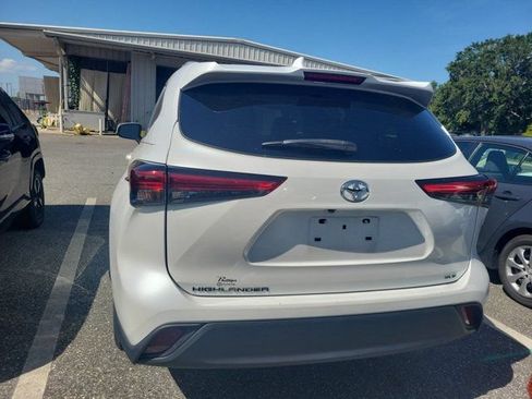 Used 2023 Toyota Highlander XLE FWD image 8