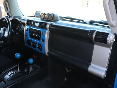 Used 2007 Toyota FJ Cruiser 4WD image 17