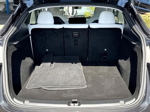 Used 2025 Tesla Model Y Long Range image 10