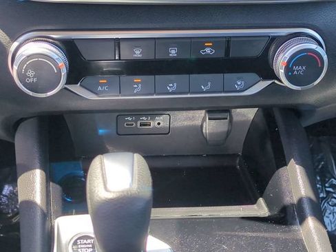 Used 2024 Nissan Altima 2.5 SV FWD image 18