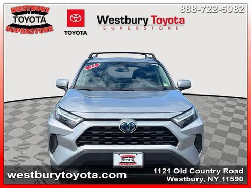 Used 2022 Toyota RAV4 XLE w/ Convenience Package AWD/4WD image 3