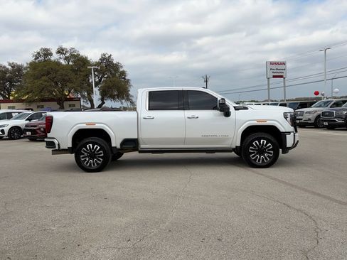 Used 2024 GMC Sierra 3500 Denali Ultimate AWD/4WD image 4
