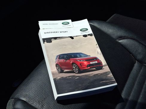 Used 2020 Land Rover Discovery Sport SE AWD/4WD image 28