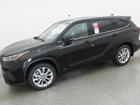 New 2026 Toyota Highlander Limited AWD/4WD image 15