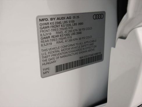 Used 2025 Audi Q3 2.0T Premium Plus w/ Premium Plus Package AWD/4WD image 34