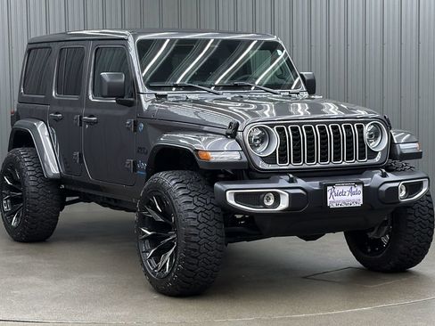 Used 2025 Jeep Wrangler Unlimited Sahara w/ Safety Group AWD/4WD image 7