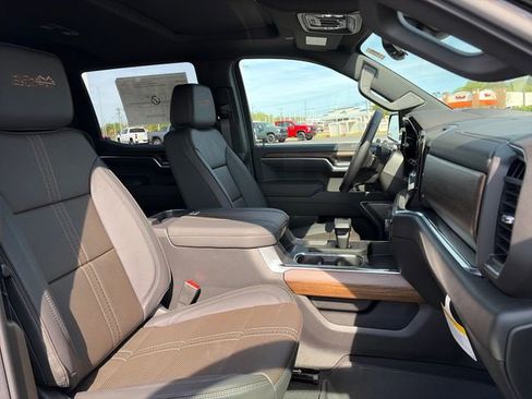 New 2026 Chevrolet Silverado 1500 High Country w/ High Country Premium Package AWD/4WD image 13