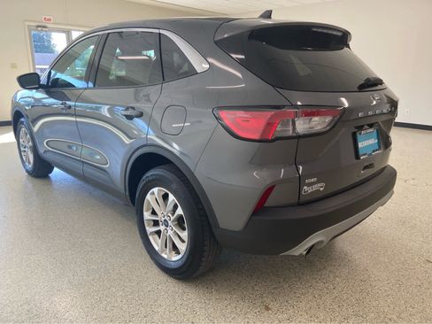 Used 2022 Ford Escape SE image 11
