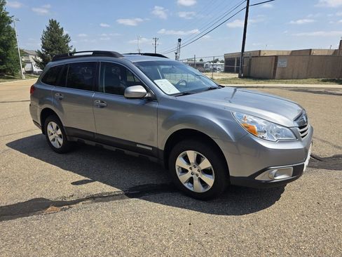 Used 2011 Subaru Outback 3.6R Limited AWD/4WD image 10