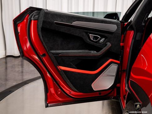 Used 2023 Lamborghini Urus Performante image 50