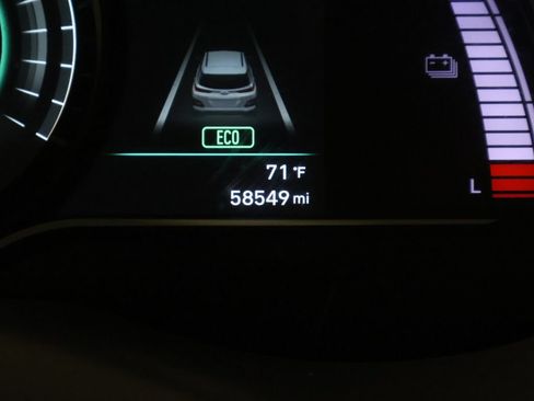 Certified 2021 Hyundai Kona Limited FWD image 35