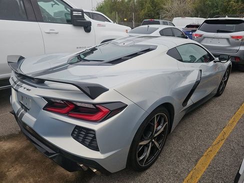 Used 2021 Chevrolet Corvette Stingray Premium Cpe w/ Z51 Performance Package image 2