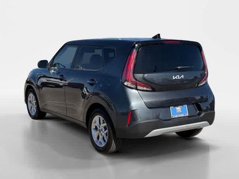 Used 2023 Kia Soul LX w/ LX Technology Package image 3