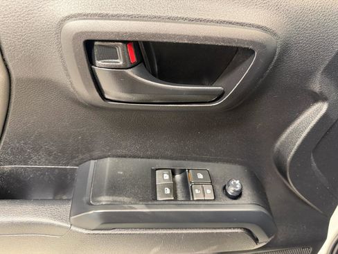 Used 2022 Toyota Tacoma SR image 15