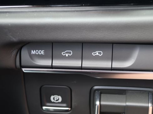 Used 2026 Cadillac Escalade ESV V AWD/4WD image 16