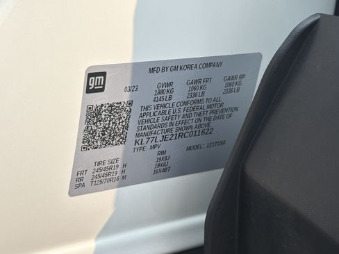 Used 2024 Chevrolet Trax RS FWD image 36