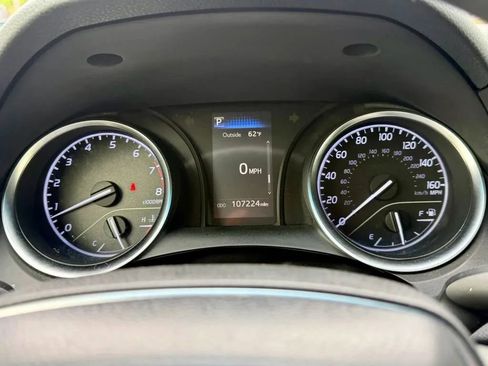 Used 2018 Toyota Camry LE FWD image 11