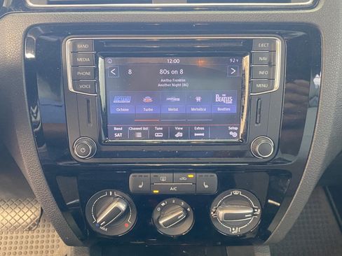 Used 2016 Volkswagen Jetta Sport FWD image 22