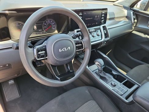 Used 2022 Kia Sorento LX FWD image 10
