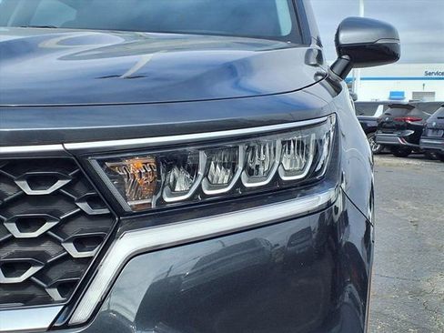 Used 2023 Kia Sorento LX image 21