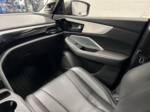 Used 2025 Acura MDX w/ Technology Package FWD image 13