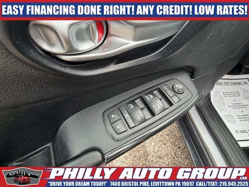Used 2016 Jeep Cherokee Trailhawk w/ Comfort & Convenience Group AWD/4WD image 30