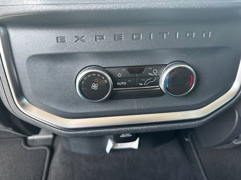 Used 2025 Ford Expedition Active AWD/4WD image 24