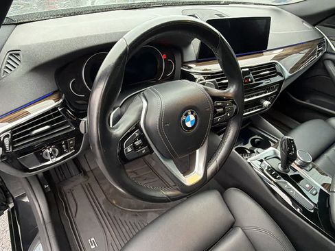 Used 2019 BMW 530e w/ Convenience Package image 10