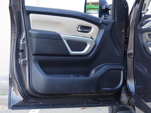 Used 2017 Nissan Titan SL w/ SL Towing Convenience Package image 36