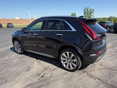 Used 2023 Cadillac XT4 Premium Luxury w/ Cold Weather Package AWD/4WD image 6