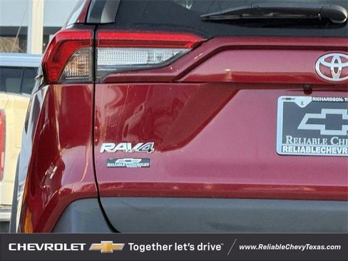 Used 2023 Toyota RAV4 XLE image 9