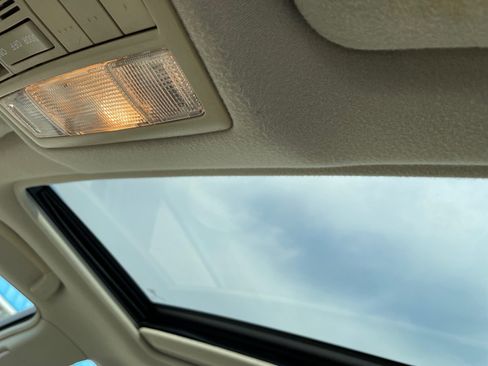 Used 2011 Toyota Camry XLE w/ SE/XLE Extra-Value Pkg image 15