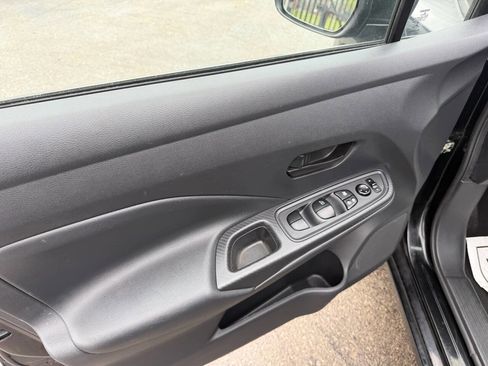Used 2021 Nissan Versa S FWD image 8