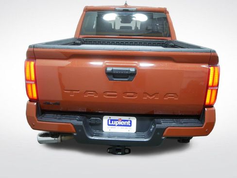 Used 2025 Toyota Tacoma TRD Off-Road w/ TRD Off Road Upgrade Package AWD/4WD image 4