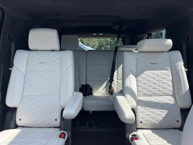Certified 2025 Cadillac Escalade ESV Sport Platinum w/ LPO, Floor Liner Package AWD/4WD image 51