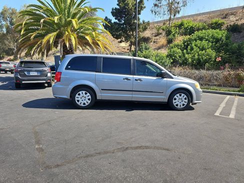 Used 2013 Dodge Grand Caravan American Value Package FWD image 8