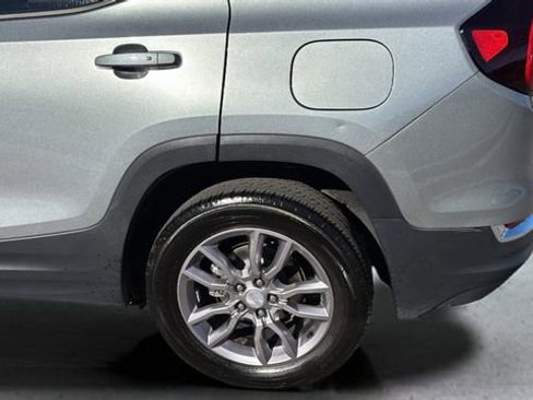 Used 2023 GMC Terrain SLT image 34