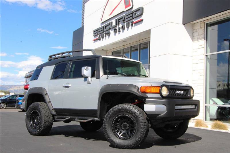 Used 2014 Toyota FJ Cruiser 4WD w/ Convenience Package image 1