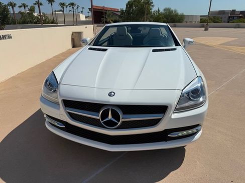 Used 2014 Mercedes-Benz SLK 250 w/ Premium Package image 10