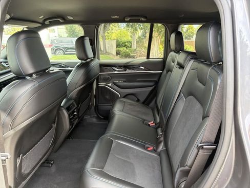 Used 2025 Jeep Grand Cherokee Trailhawk AWD/4WD image 28