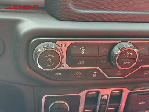 Used 2018 Jeep Wrangler Unlimited Sahara w/ LED Lighting Group image 19