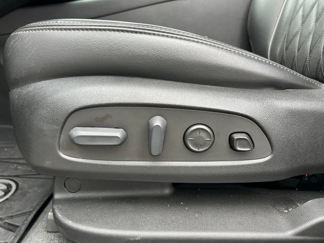 Used 2022 Buick Enclave Avenir w/ Avenir Technology Package AWD/4WD image 57