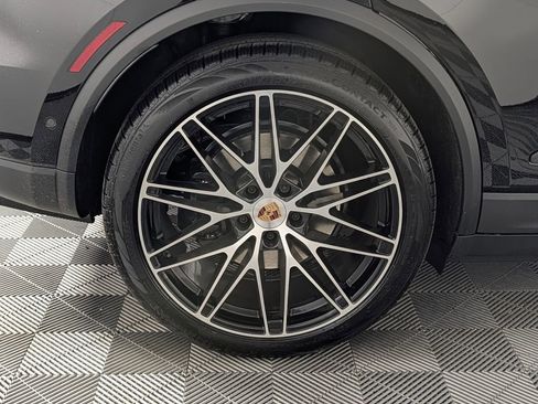 New 2026 Porsche Macan 4 Electric image 13