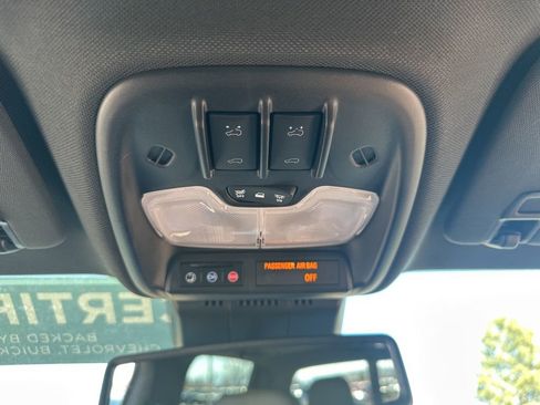 Used 2025 Chevrolet Colorado ZR2 w/ Technology Package image 10