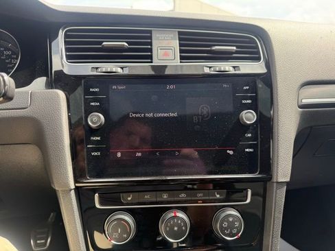 Used 2019 Volkswagen Golf 4-Door image 25