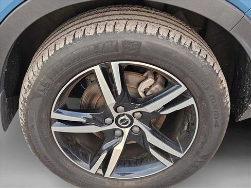 Used 2024 Volvo XC40 B5 Core w/ Climate Package AWD/4WD image 5