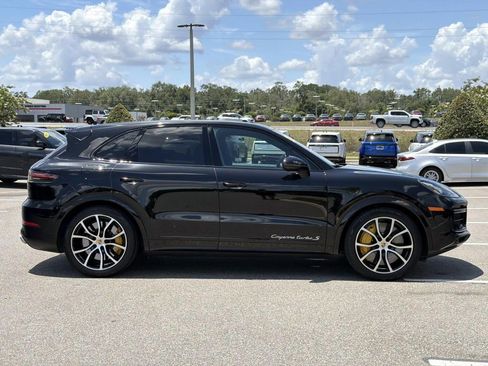 Used 2021 Porsche Cayenne Turbo AWD/4WD image 6