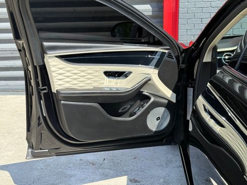 Used 2020 Bentley Flying Spur W12 image 14